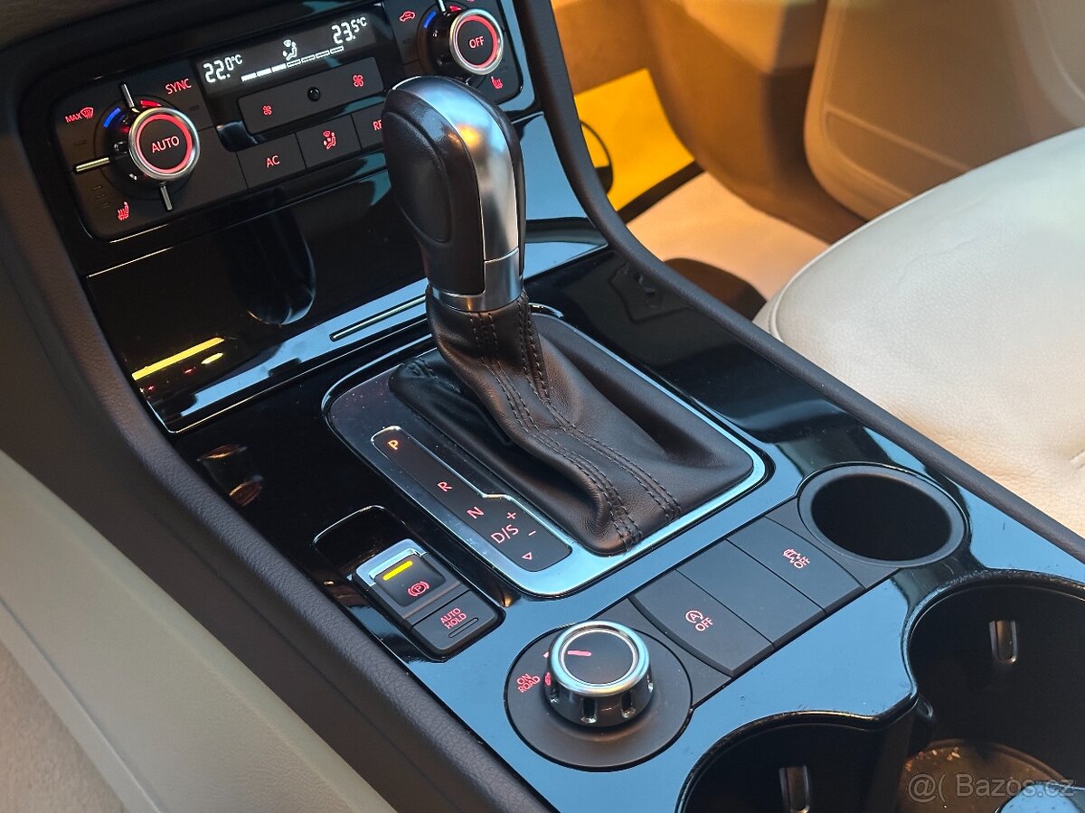 Volkswagen Touareg 2012 - 13