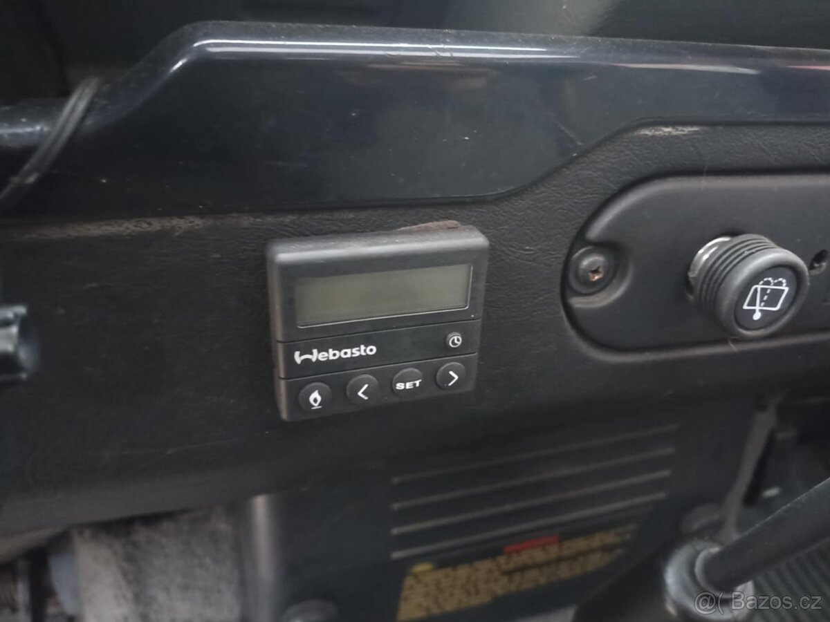 Land Rover Defender 110 TD5 - 13