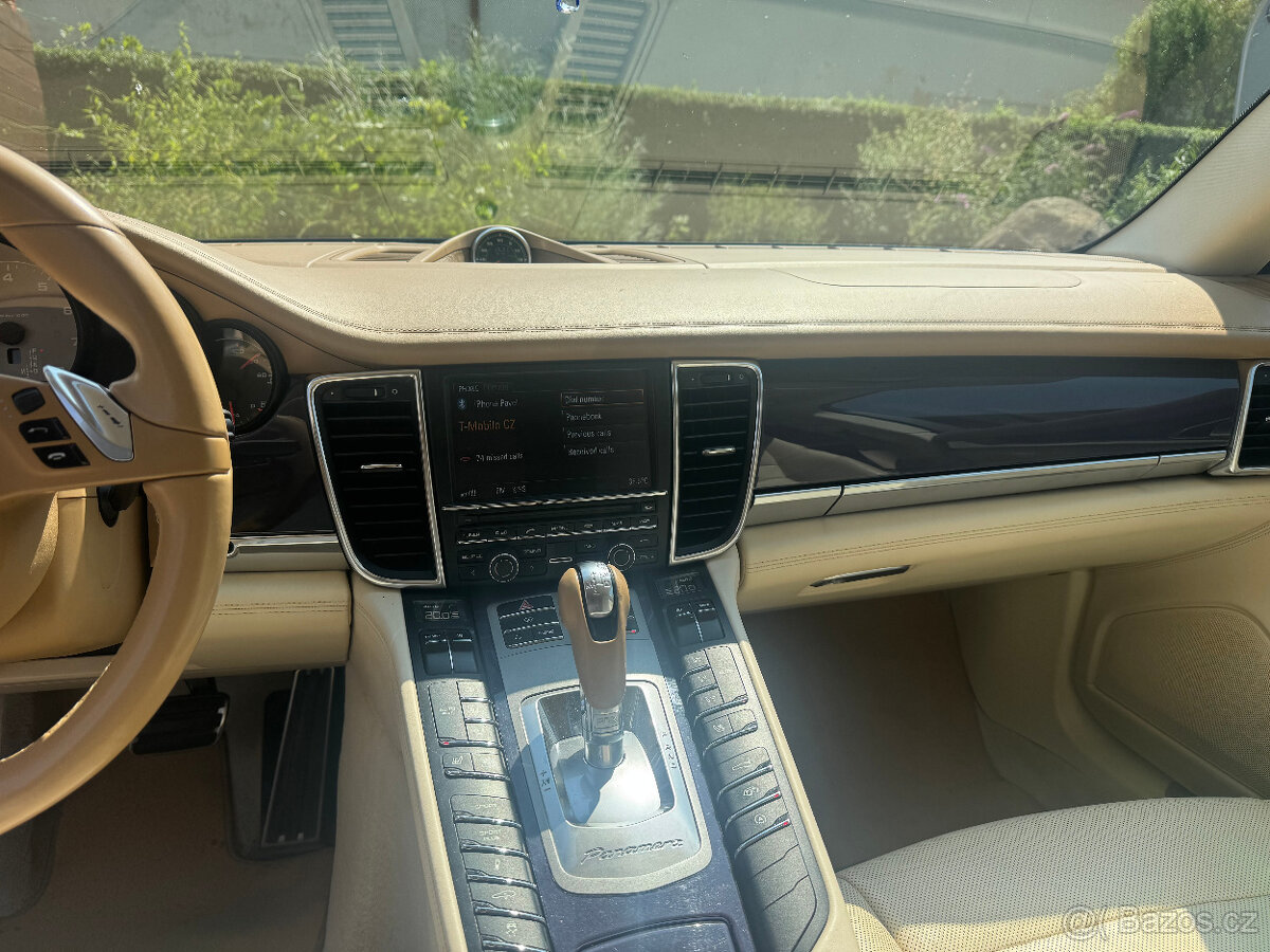Porsche Panamera 4S - 13