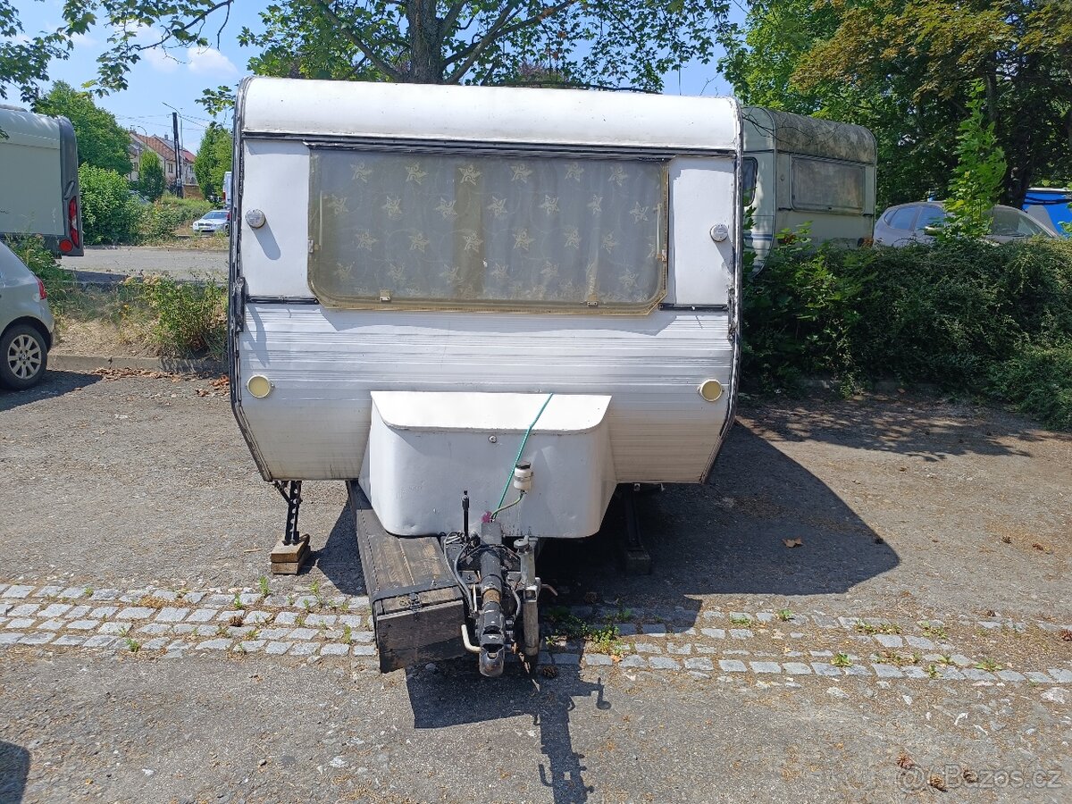Starší karavan - 13