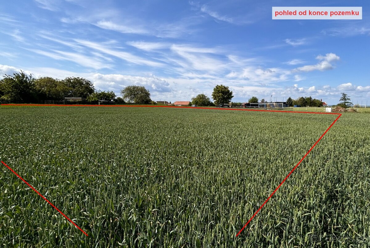 Stavební pozemek k bydlení (možné okamžitě začít stavět) - 13