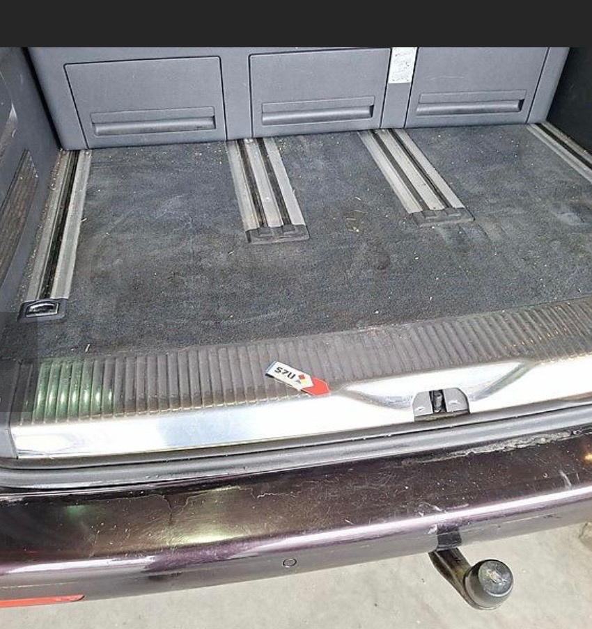 Volkswagen multivan dsg 7 míst - 13