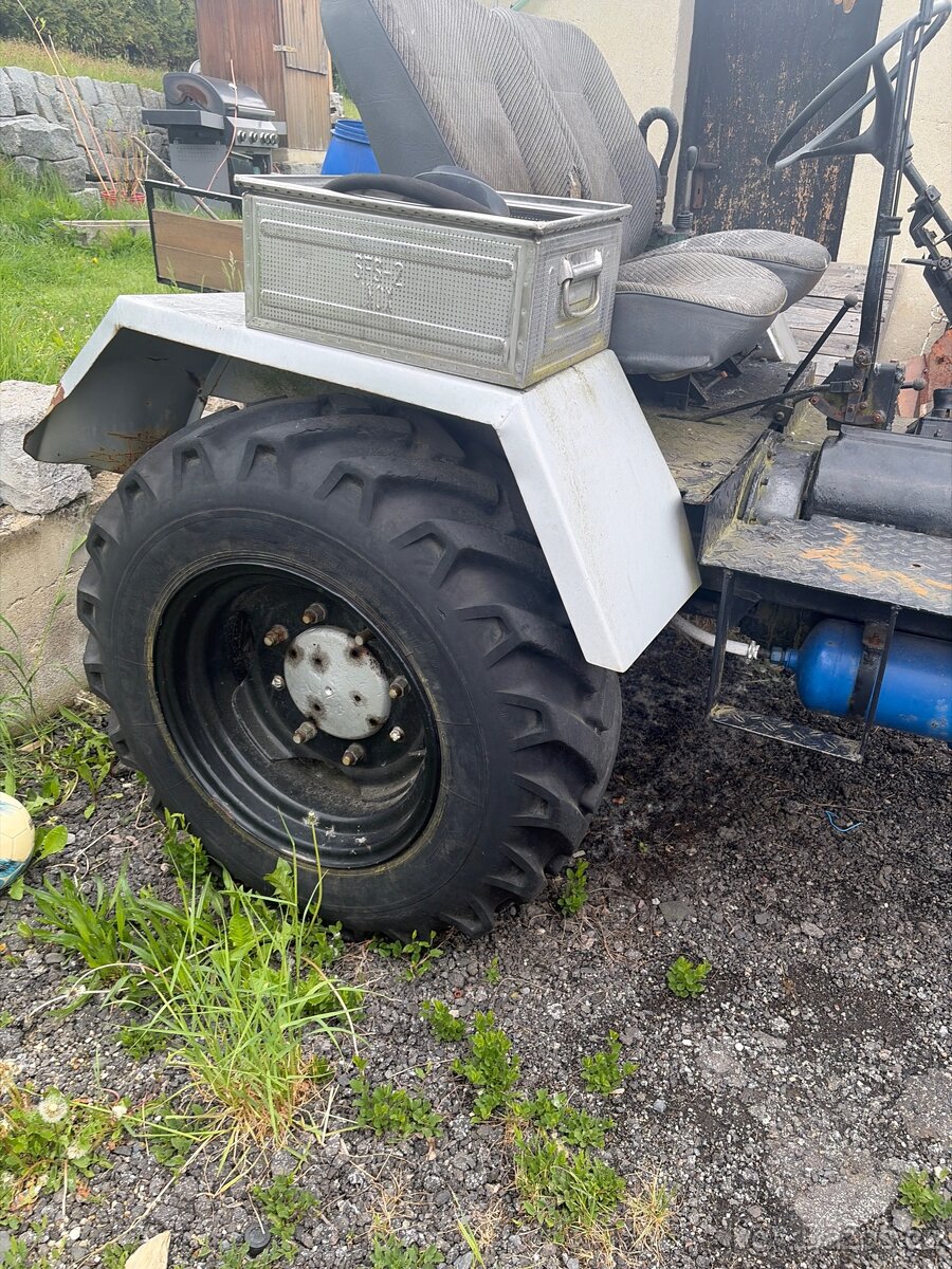 Traktor samodomo na dodělaní - 13