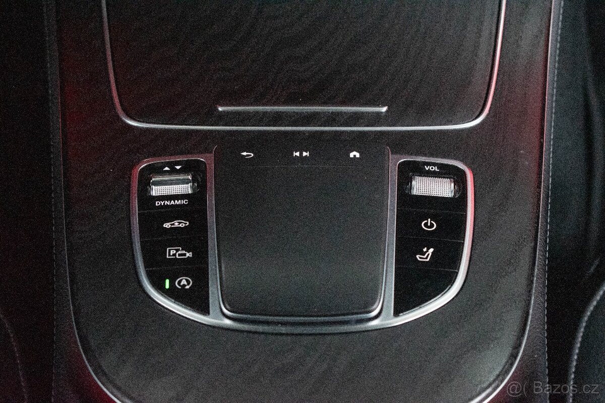 Mercedes-Benz E 300d 4M AMG AIR DPH ČR 1.MAJ - 13