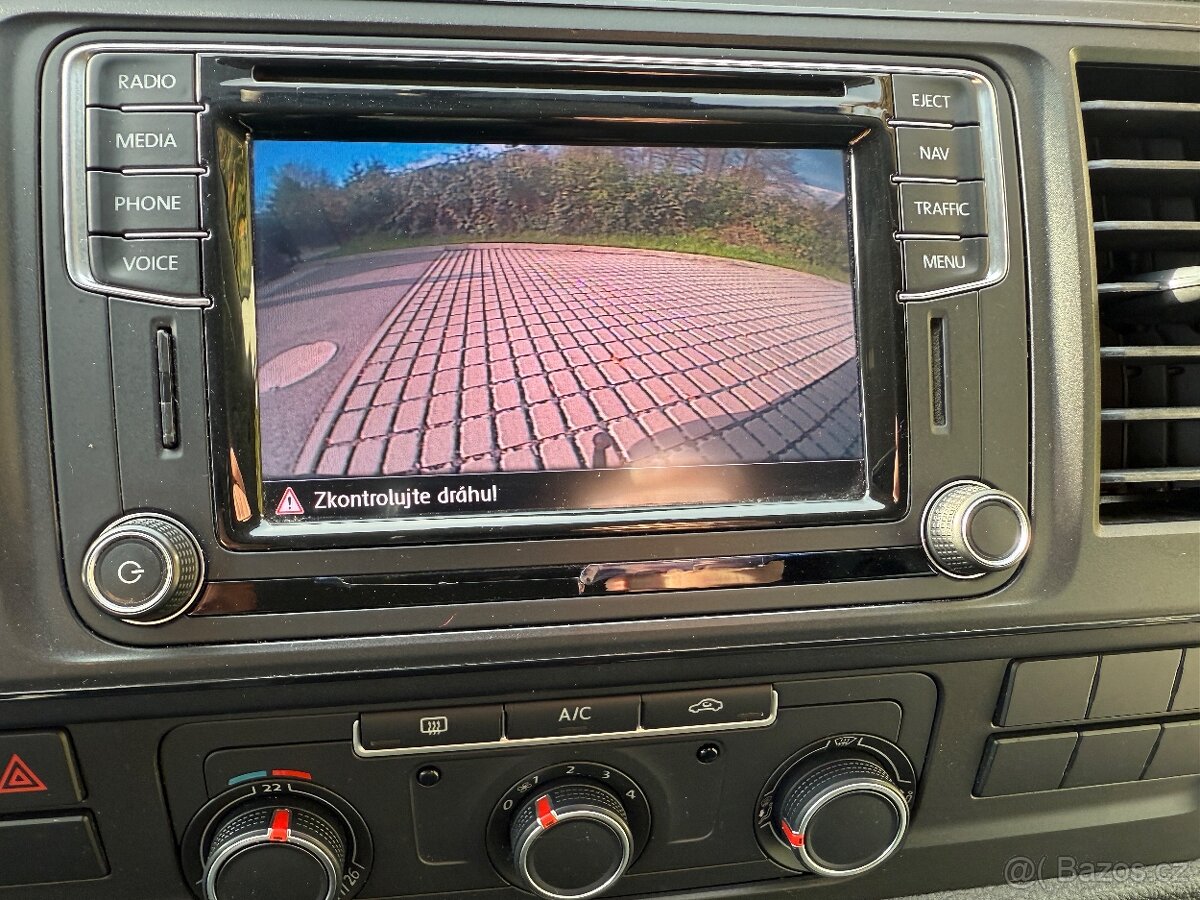 VW T6 Transporter Long 2.0 TDI 103kw, 5 míst - 13