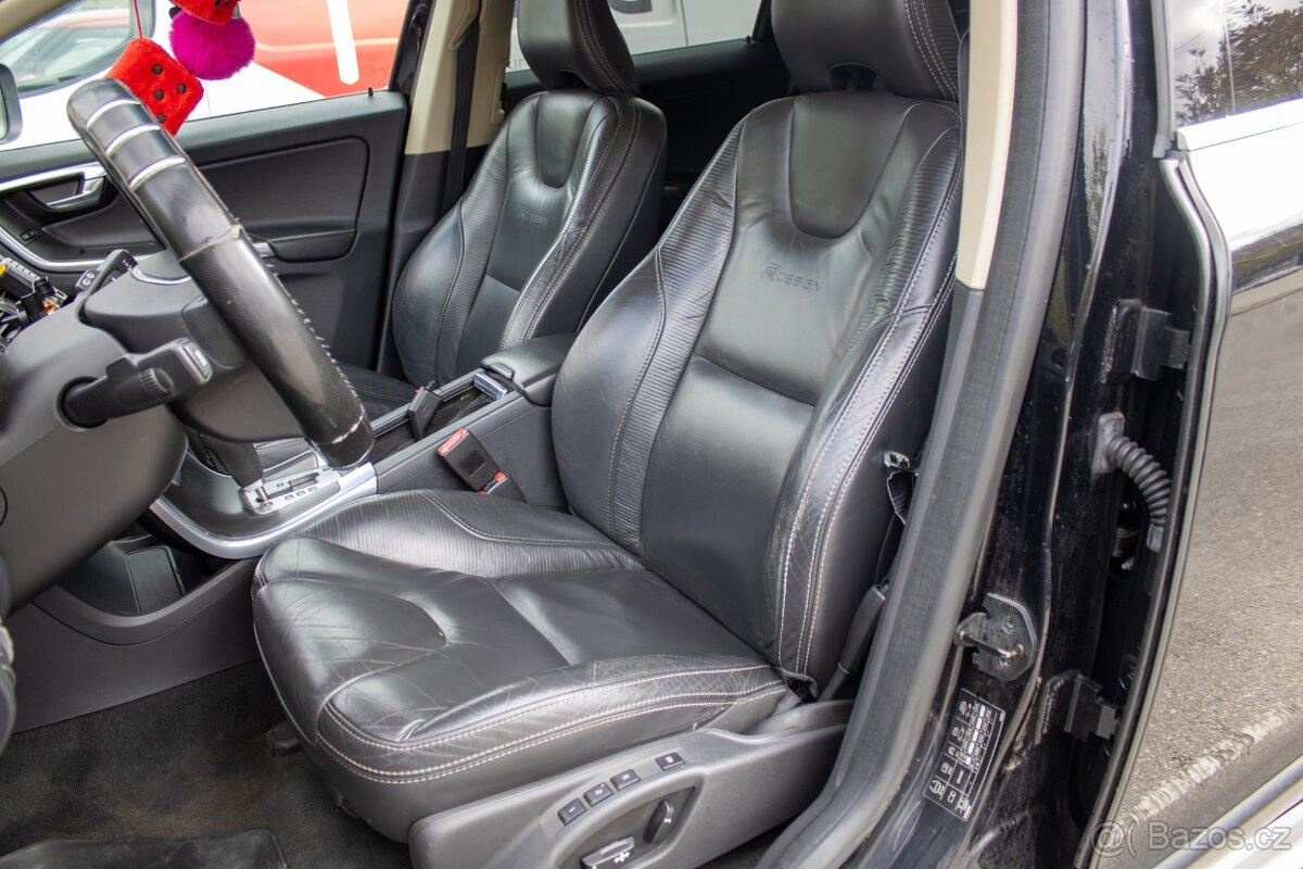 Volvo XC60 T-6 AWD R-Design Geartronic 224kW - 13