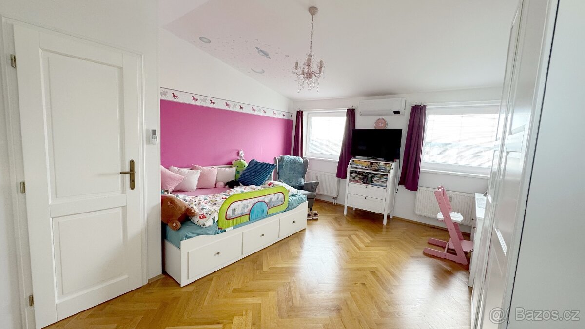 Mezonetový byt 3+kk s 30 m² terasou a dechberoucím výhledem - 13