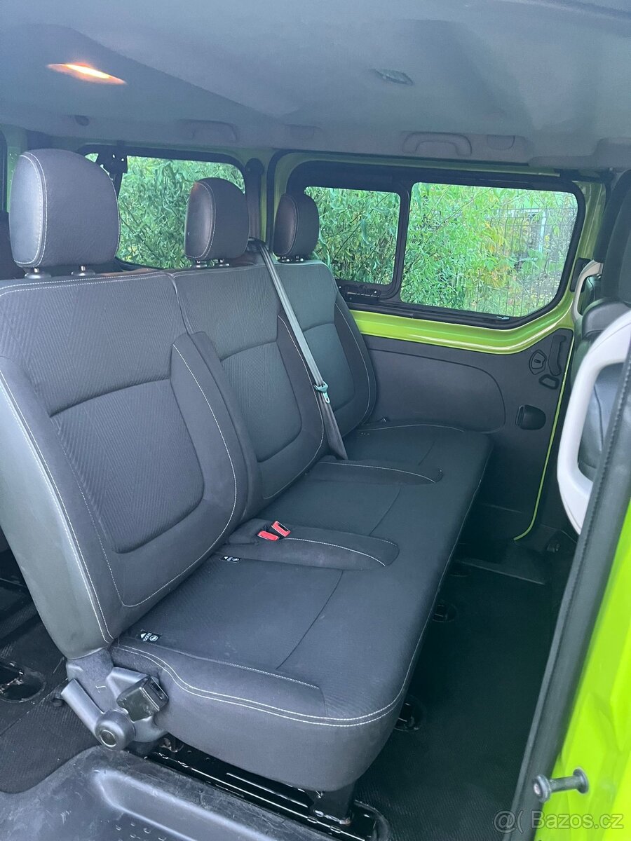 Renault Trafic, 9 míst, L1H1, CR, 92kW, 1.majitel, r.v. 2015 - 13