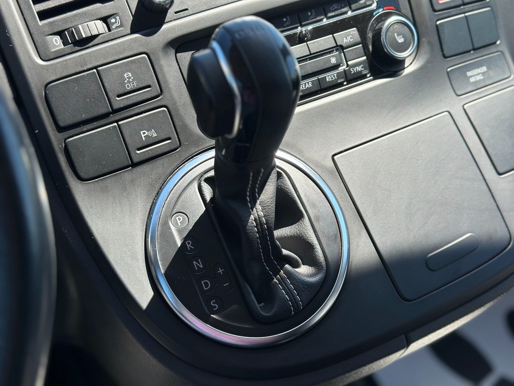 Volkswagen Multivan 2014 - 13
