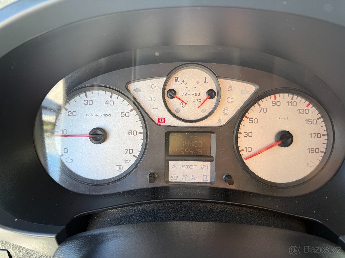 Peugeot Partner 1.6 HDi 55 kW, r. 2010, STK 10/26 - 13