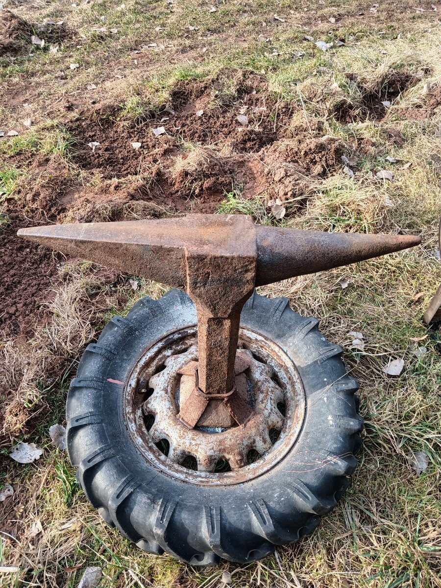 Prodám výheň a kovadlinu ,kovářské nářadí - 13