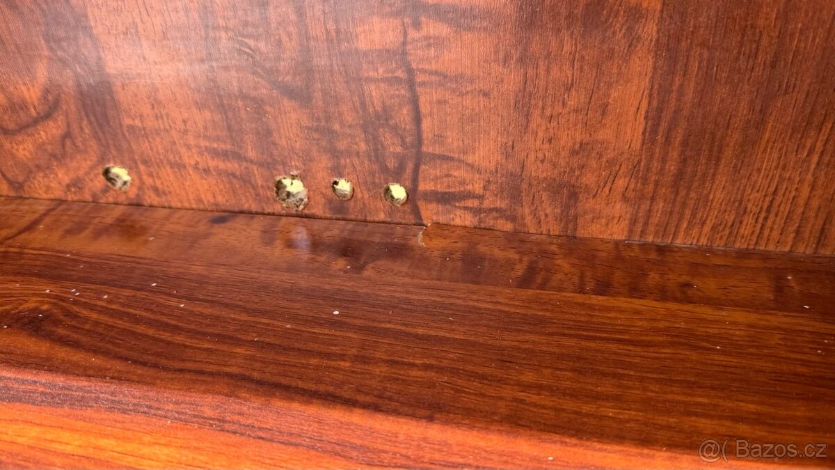 Prodám krásnou zachovalou obývací stěnu - 13