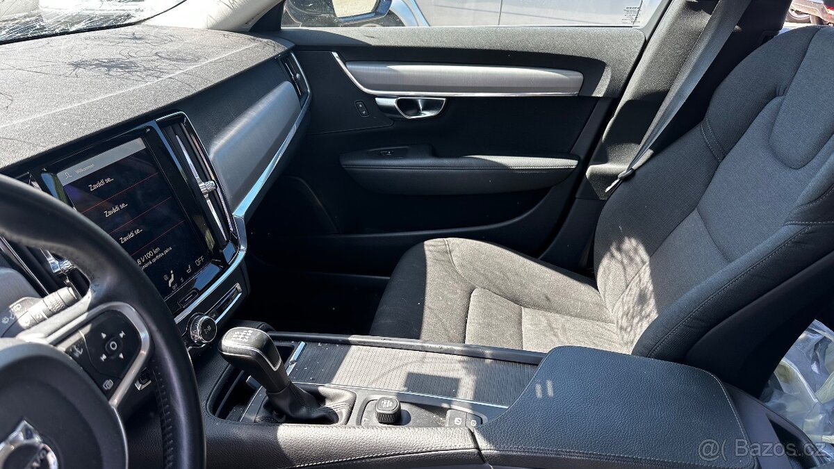 VOLVO V90-D3 2.0 D 2017rv.-Po Kroupách - 13