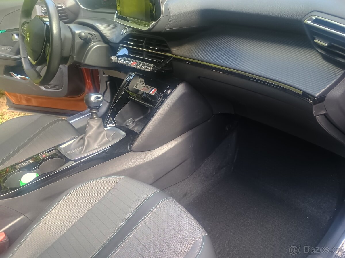 Peugeot 2008 - 13