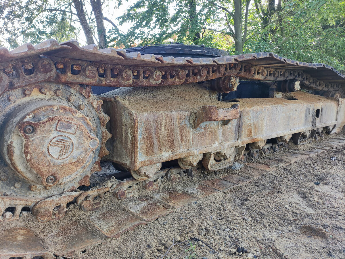 JCB JS200LC - podvozek - 13