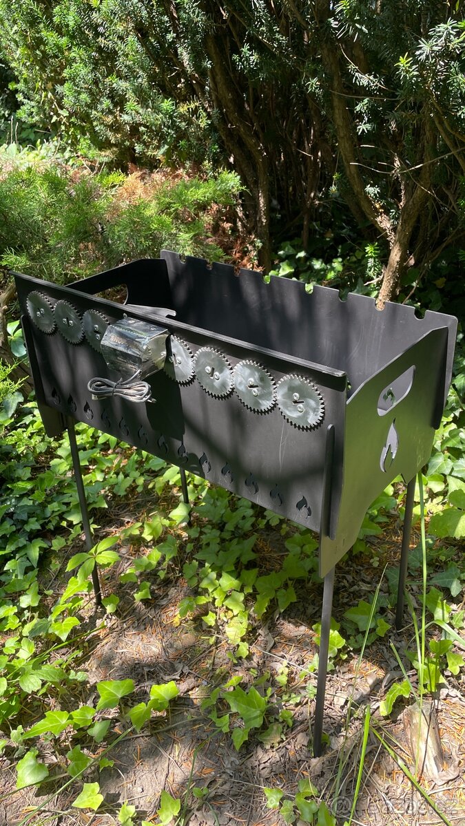 Gril s automatickým otočným systémem na 8/10 špízů - 13