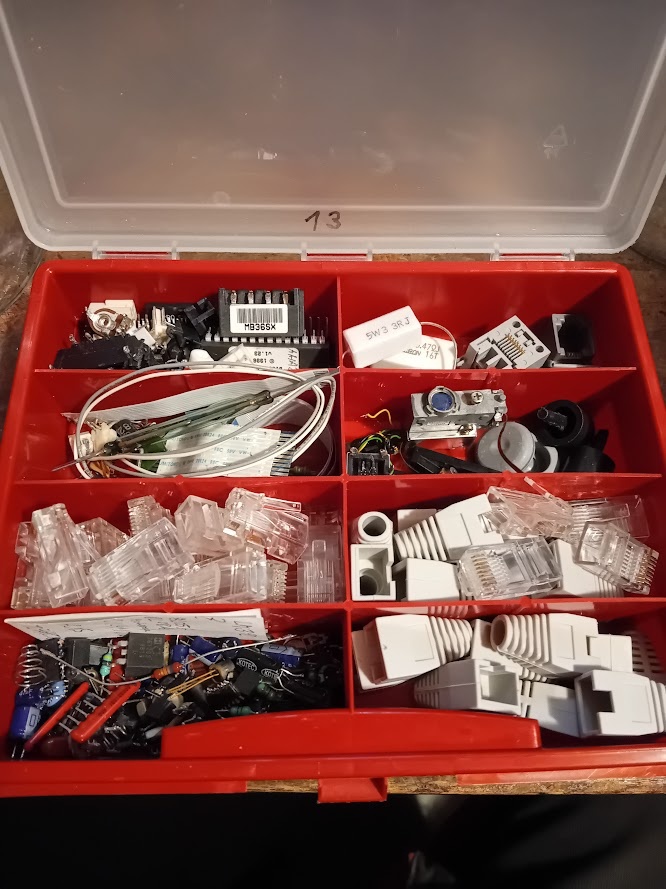 Součástky elektro - 13