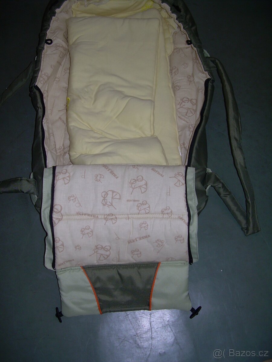 fusak, houpačka pokojová, vanička, schůdek, kočár - 13