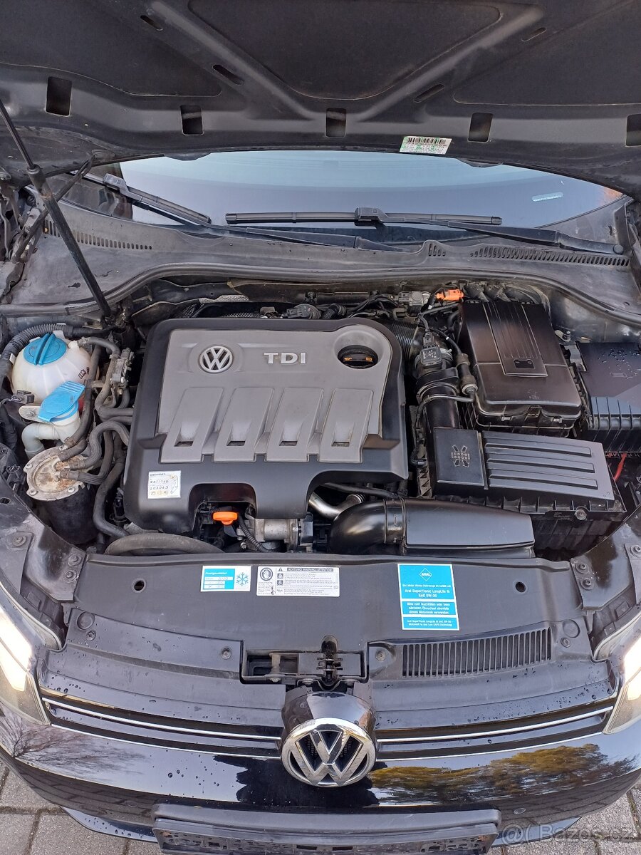 Prodám VW Golf 6 combi 1.6 TDI 77kw Highline dovoz z DE - 13