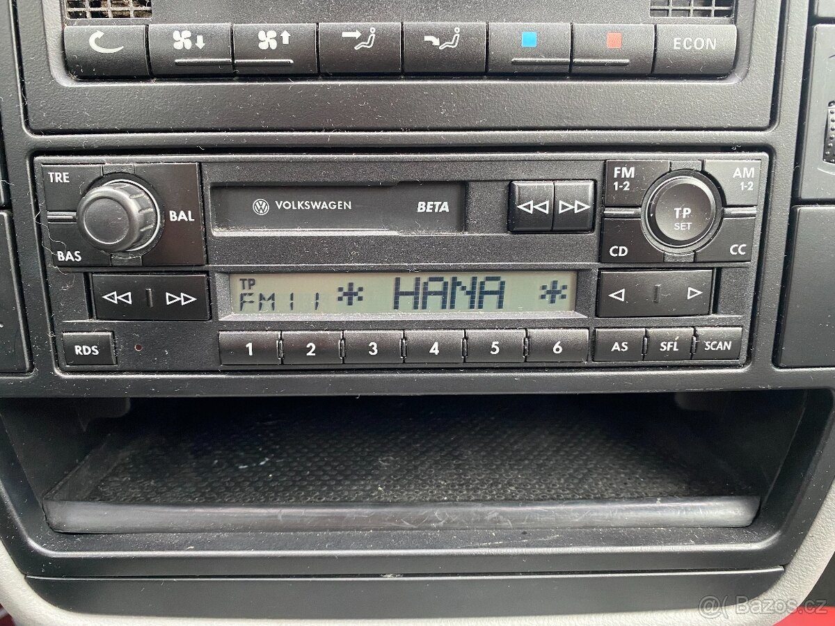VW Passat 1,6 MPi Výhřev, Nosič, Aut. Klima - 13