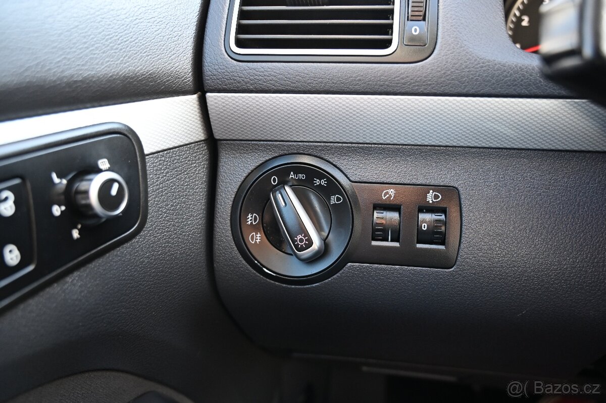 Volkswagen Touran 1.4TSI 103KW Highline 5/2013 - 13