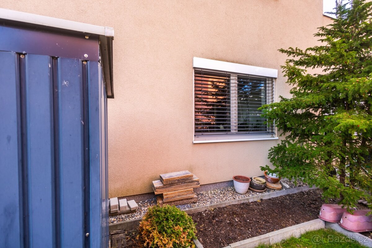 Pronájem bytu 2+kk se zahradou a garážovým stáním - 13