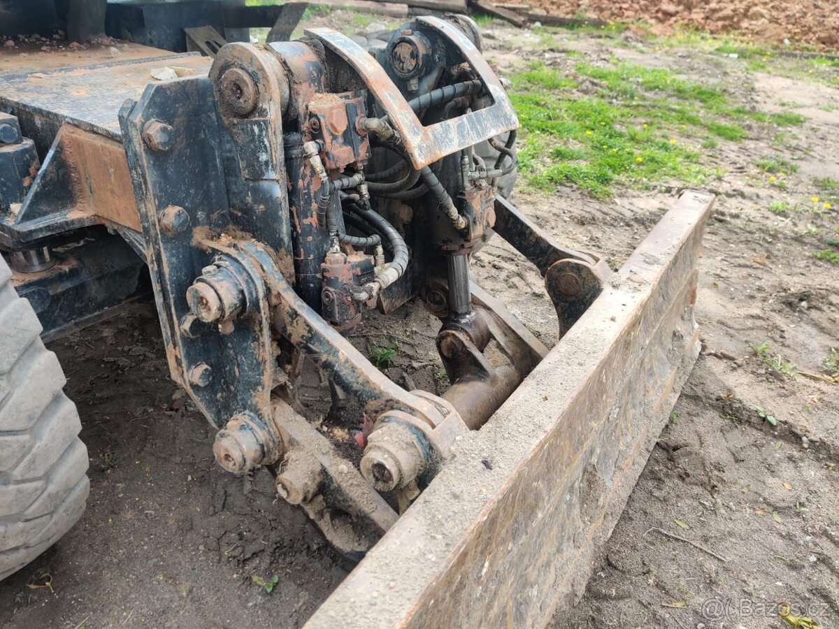 Kolový otočný bagr HITACHI ZX 160W - 13