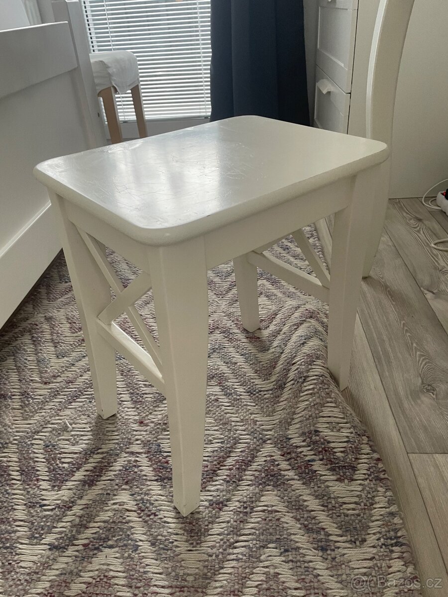 Kosmetický stolek IKEA - 13