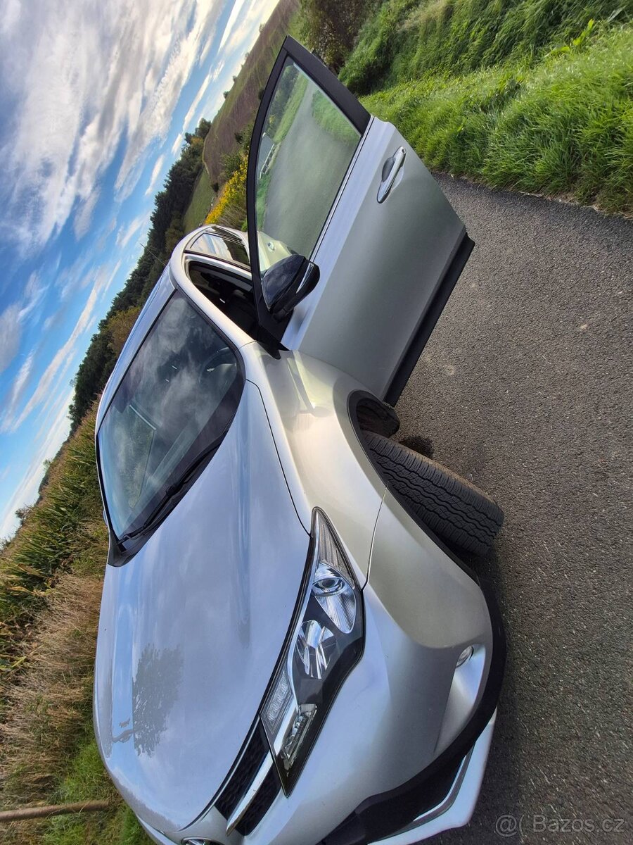 Toyota RAV4 2.0 nafta 2015 tažné 1. majitel - 13