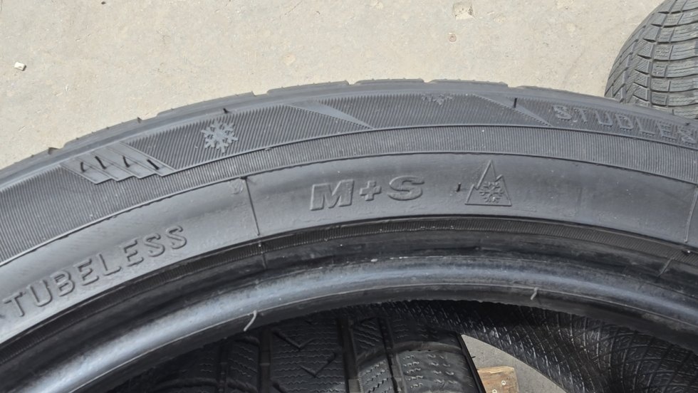 Zimní pneu 245/40/19 Tomket - 13