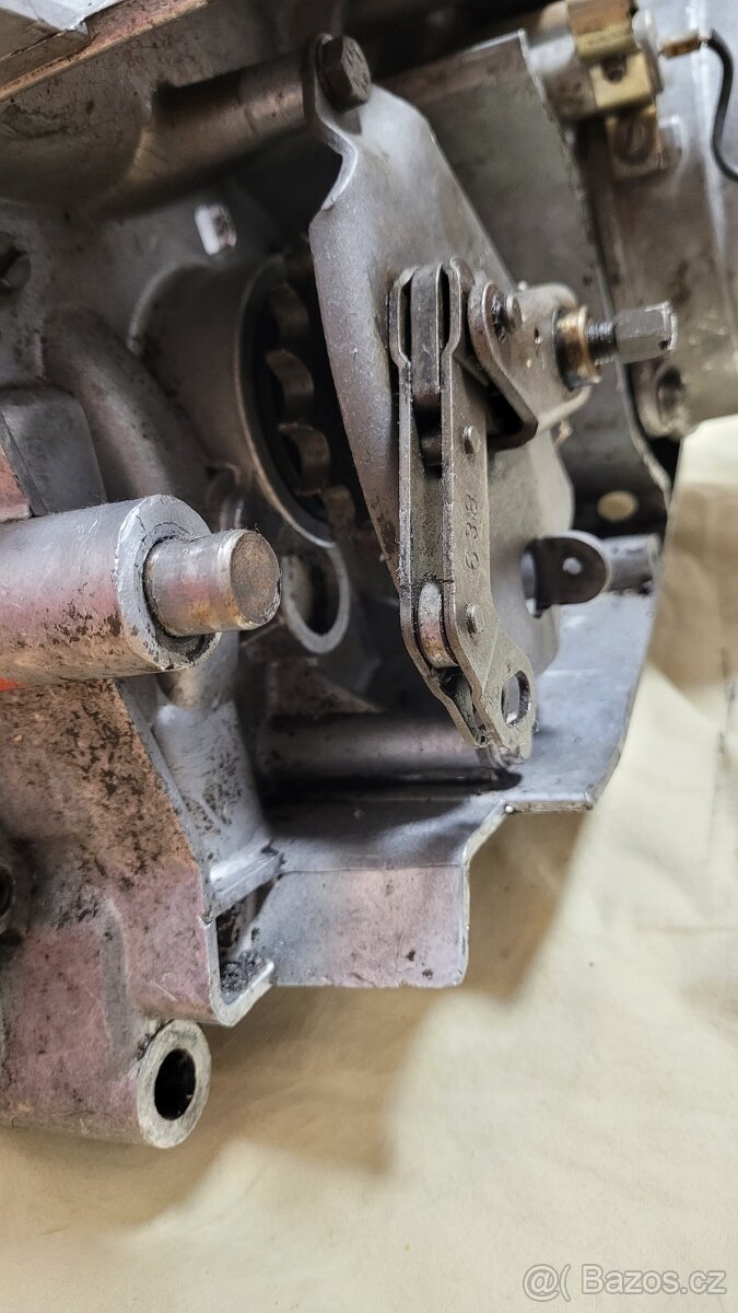 Motor Jawa 350/638 - 13