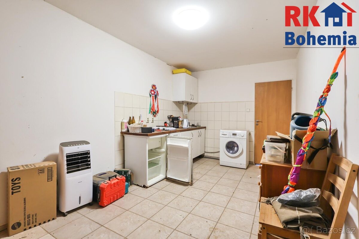 Prodej jezdeckého areálu s dlouholetou tradicí v obci Břežan - 13