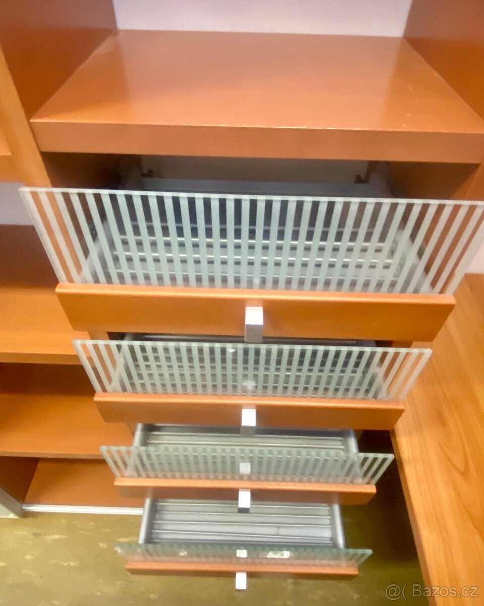 Stěna - kancelářský / studentský nábytek - 13