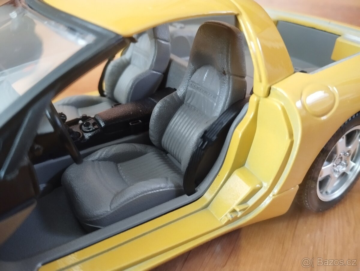 Bburago Chevrolet Corvette 1:18 - 13