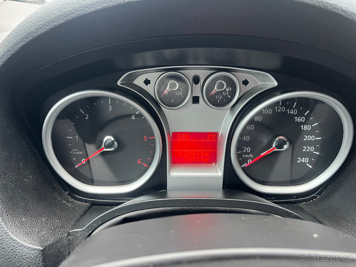 Ford Kuga 2.0 TDCi 103 Kw TITANIUM ČR - 13