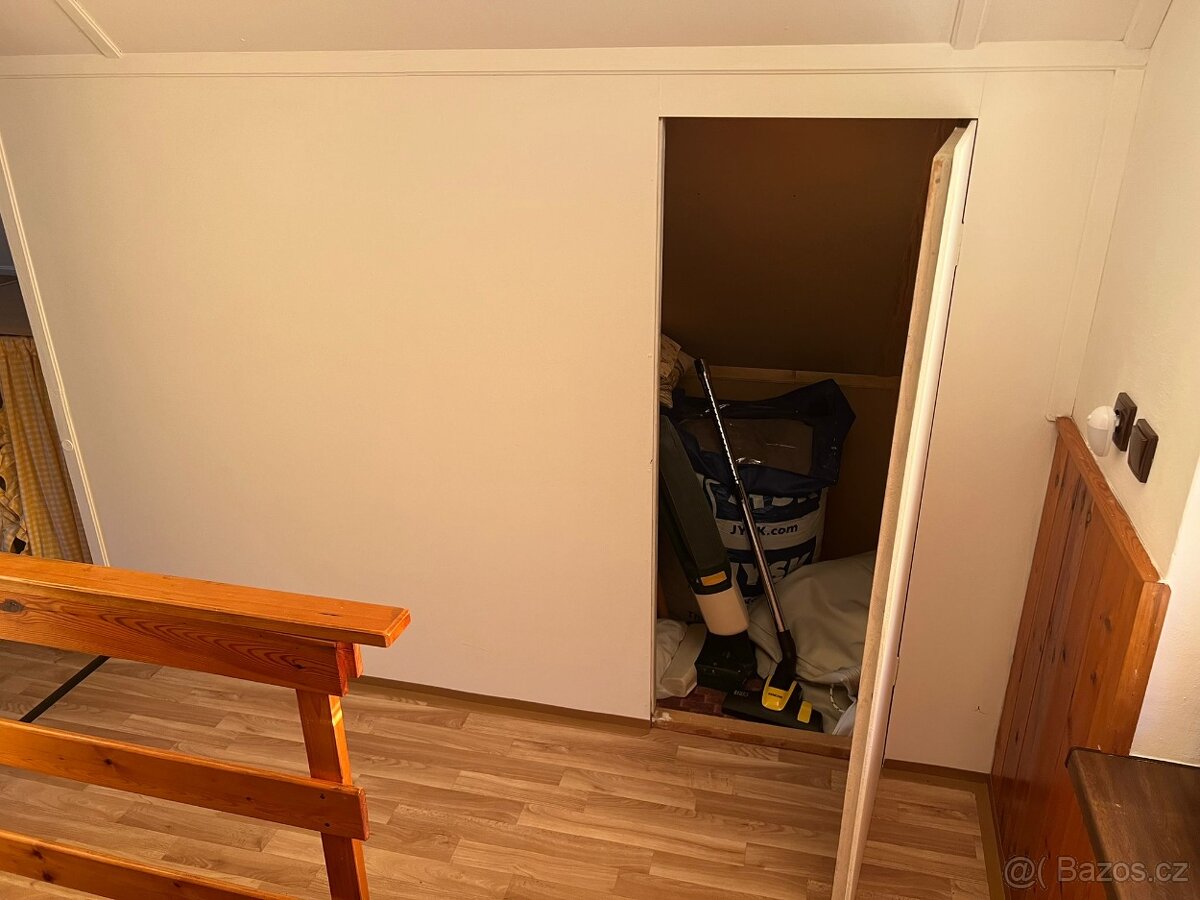 Krásná zděná chata u rybníka Brodský - 13