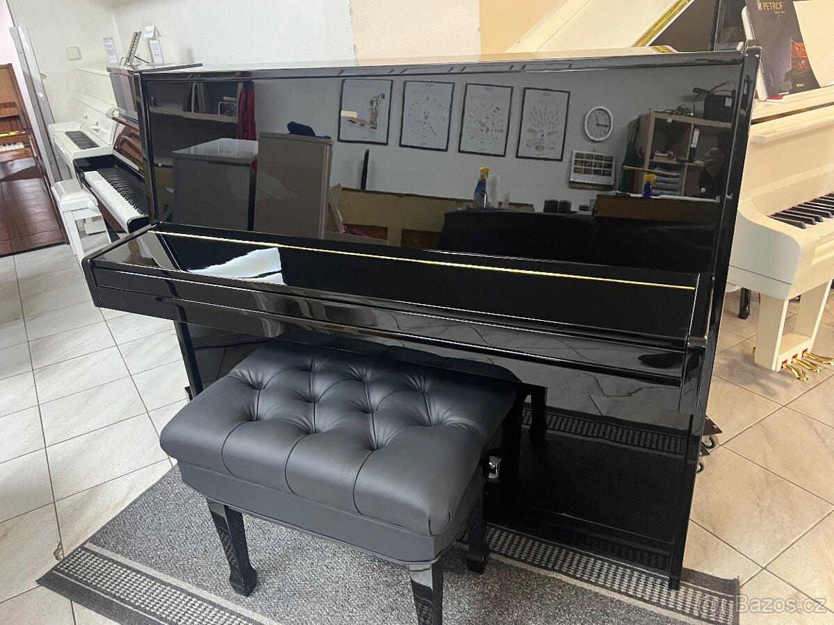 Černý Petrof mod. 115 v záruce, doprava zdarma. PRODÁNO - 13