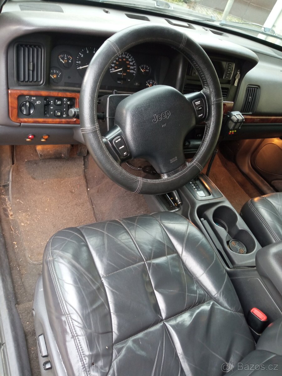 Jeep Grand Cherokee - 13