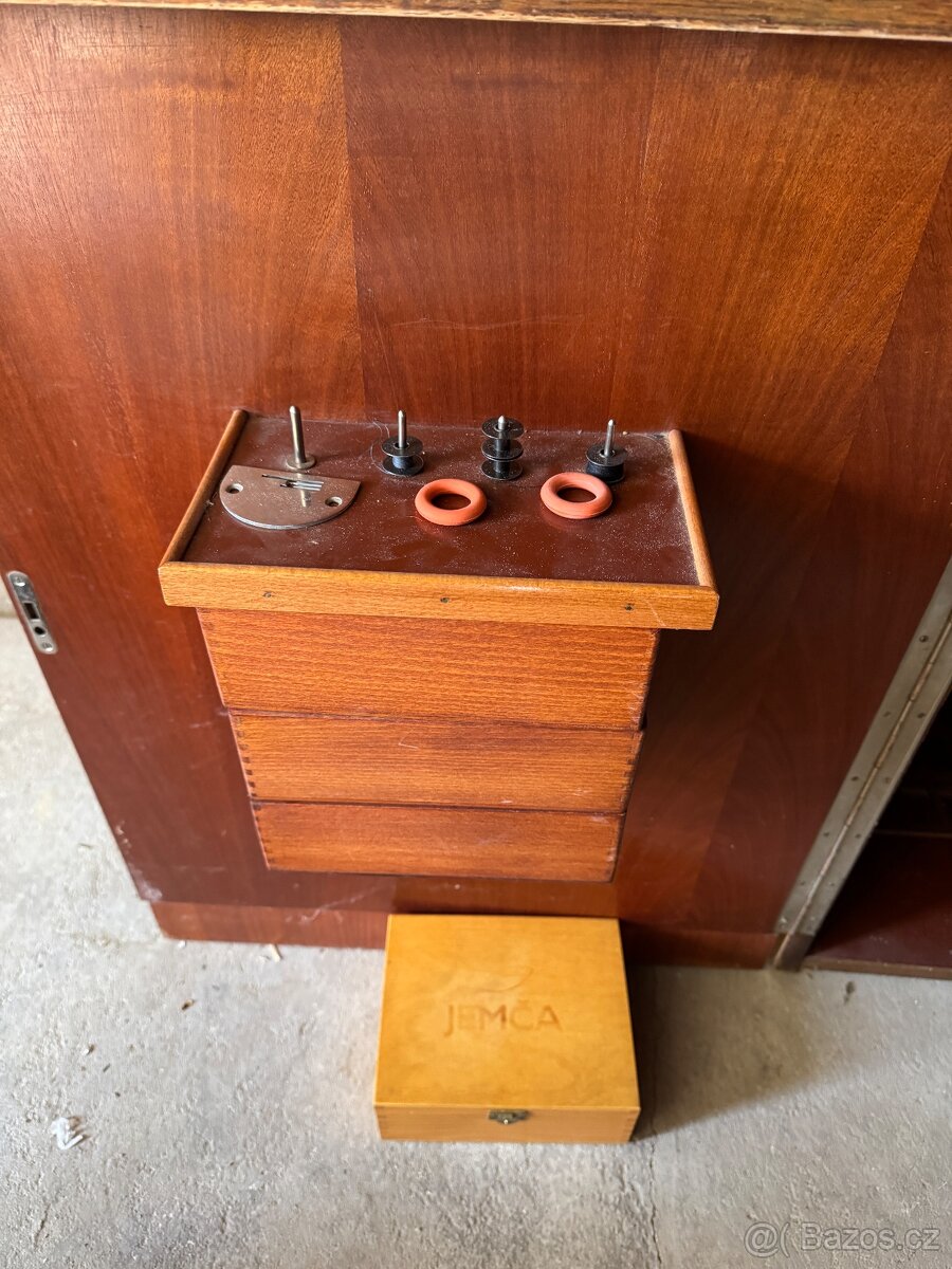 Šicí stroj Minerva skříňový - 13