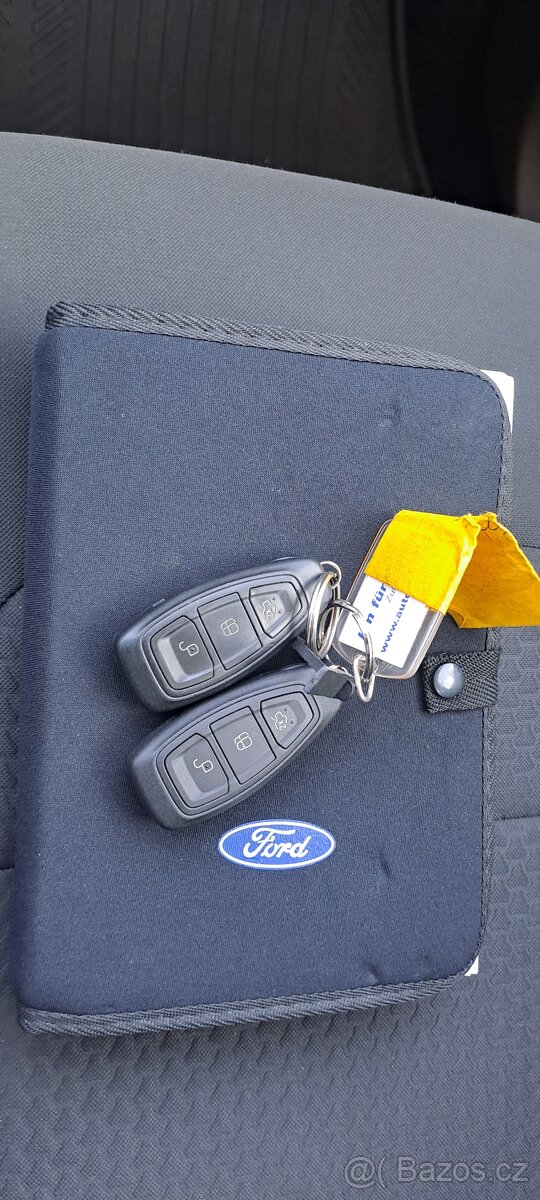 FORD KUGA 2,0TDCI AWD - 13
