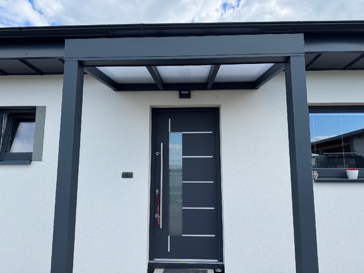 Hliníkový přístřešek nad vchodové dveře 150 x 110 - 13