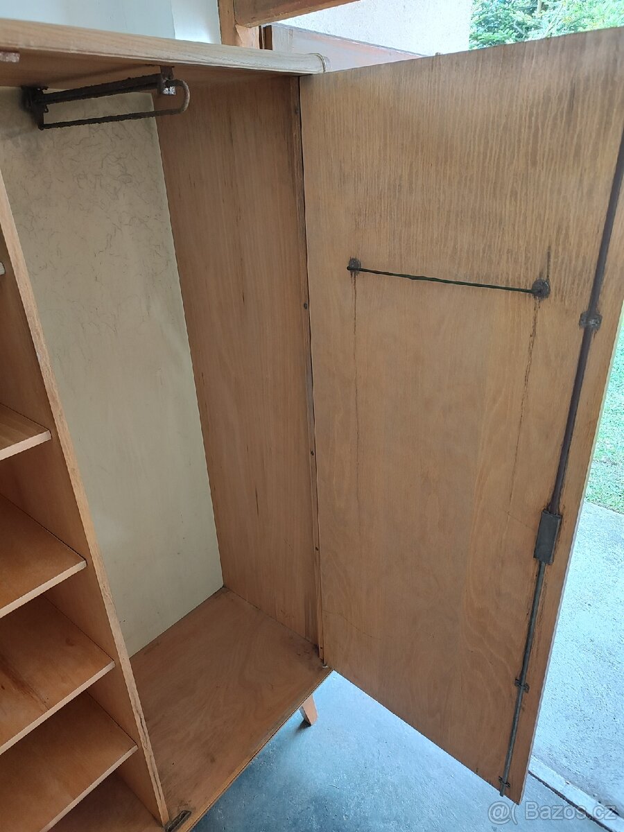 Historický nábytek k renovaci - 13