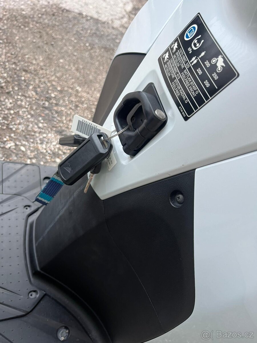 Honda SH 300i ABS (2017) TOP stav - 13