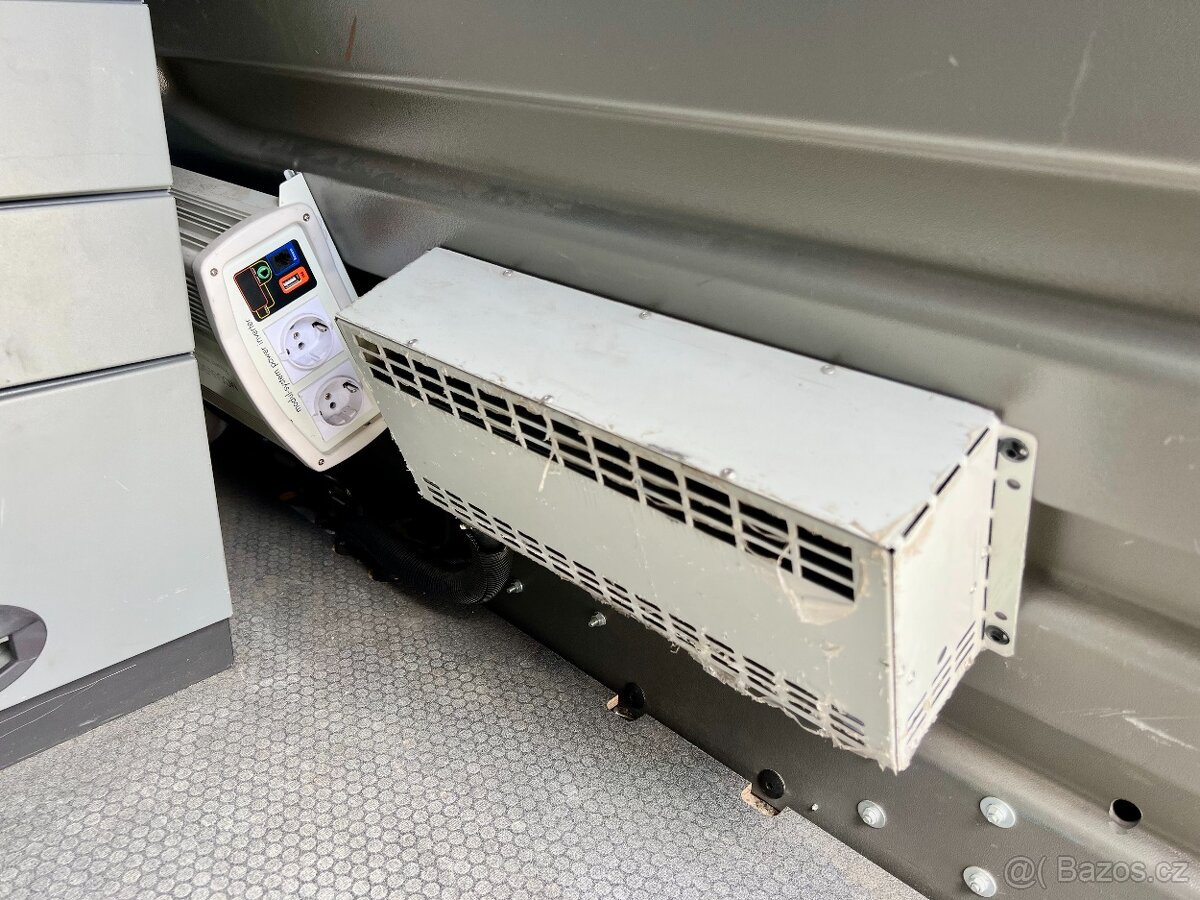 Volkswagen Caddy 2,0 TDI 4MOTION MAXI webasto / 2016 - 13