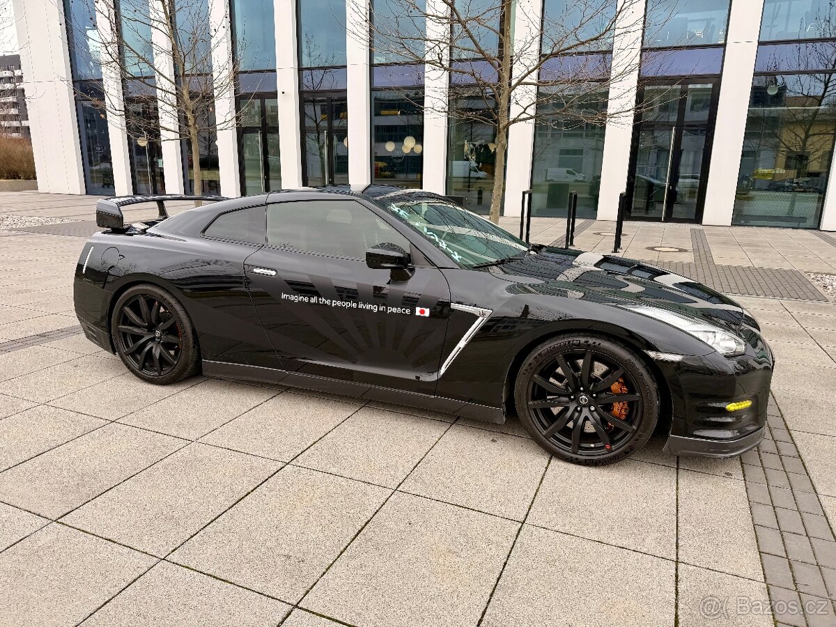 Nissan GT-R - 13