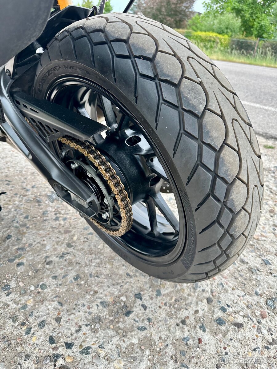 Yamaha MT-09 - 13