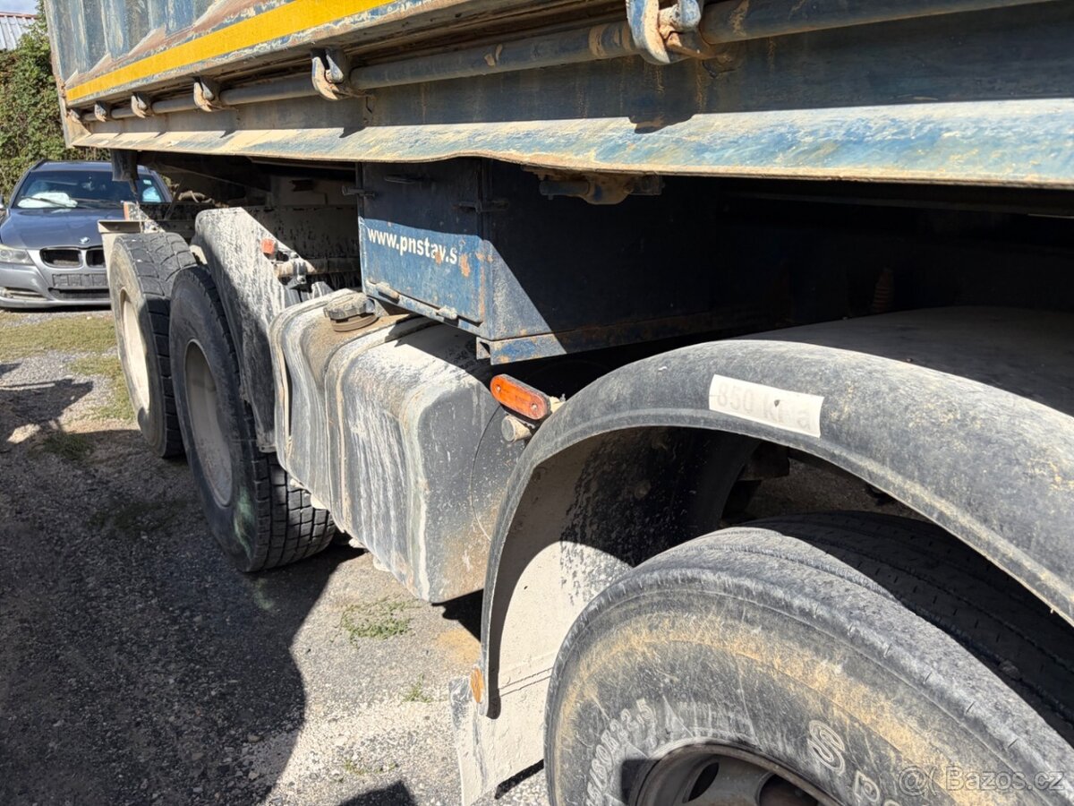 RENAULT KERAX 420.40 P8X4 - 13