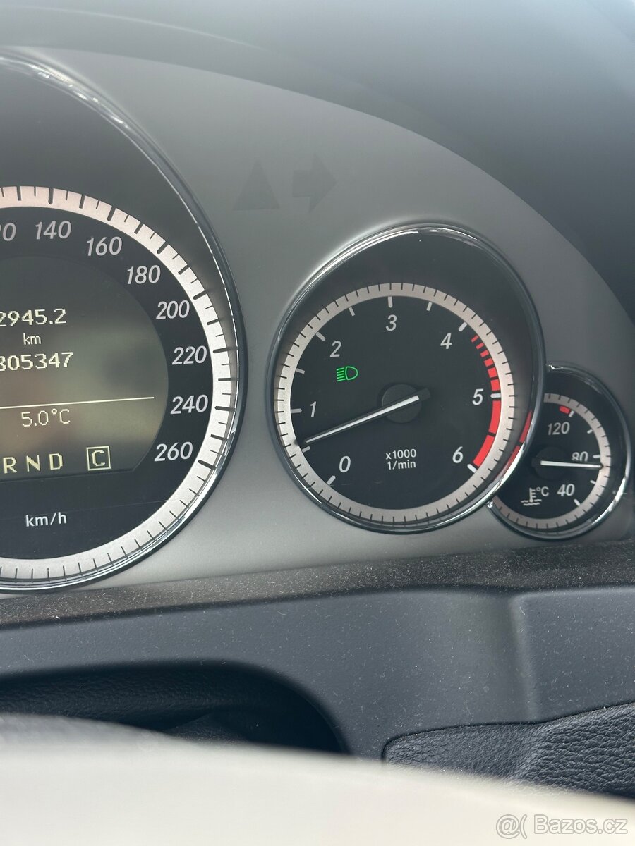 Mercedes Benz E coupe 350cdi, AMG paket, 170kW, 2. Majitel - 13