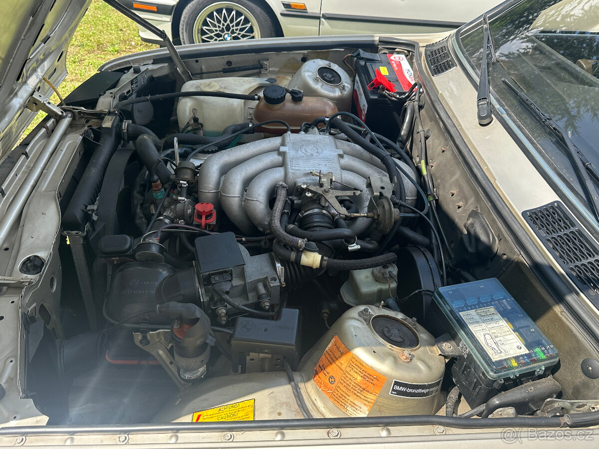 BMW 3 E30 sedan 320 i M20 1983 - 13