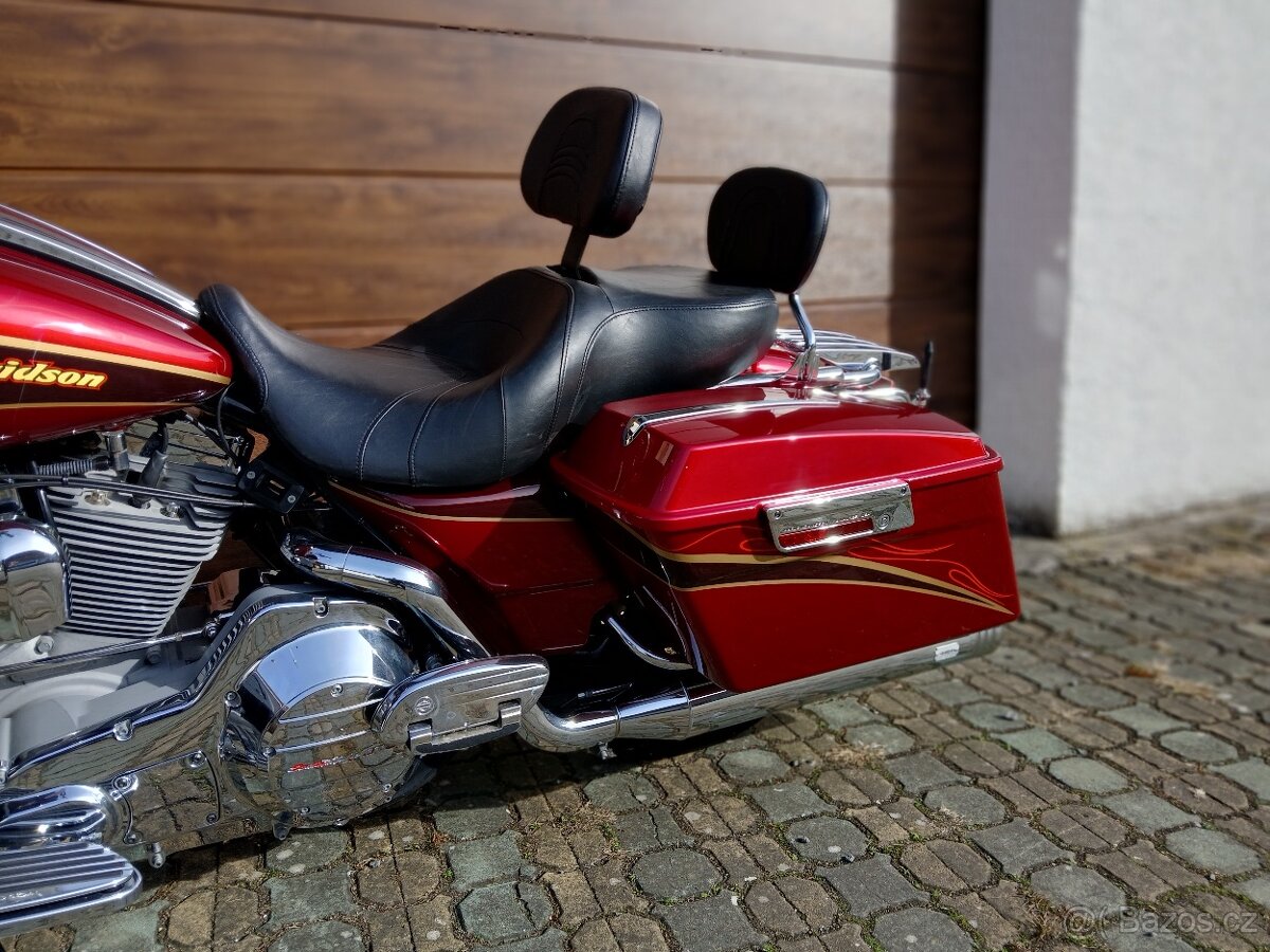 Harley-Davidson FLHTCUSE4 Ultra CVO 103 - 13